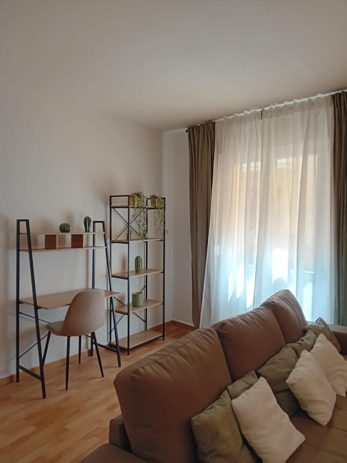 Calle Las Armas 130 Zaragoza Eksteriør billede